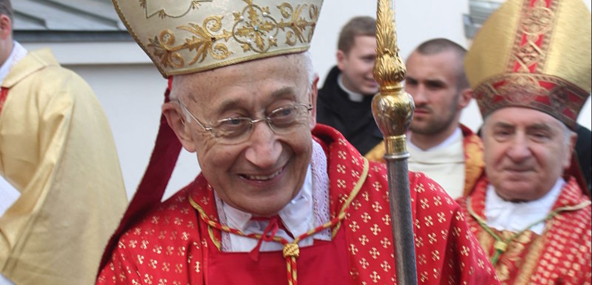 Cardinal Ruini : « Les conférences épiscopales ne doivent pas mettre en péril l'unité de l'Eglise universelle »