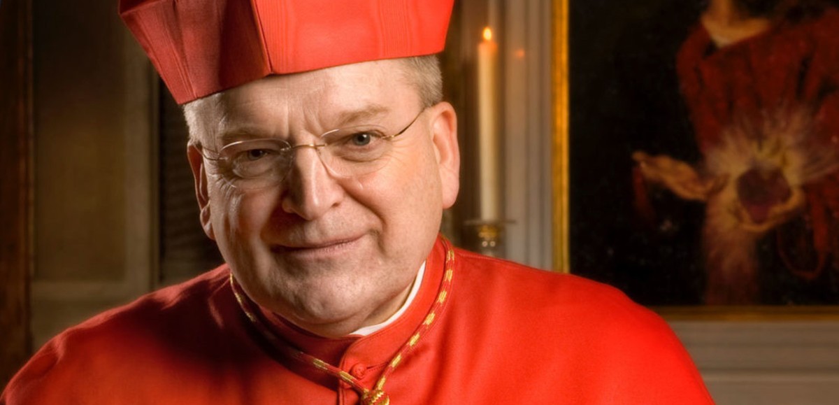 Cardinal Burke : "Il est du devoir du Sacré Collège de défendre ces enseignements... Toute autre attitude est indigne d'un cardinal de la Sainte Église romaine"